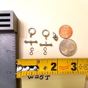 2 Toggle Clasps with Figure 8 Connector & 1 lobster Clasp Jump Ring, Silver Tone